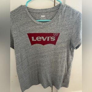 Levi’s tshirt